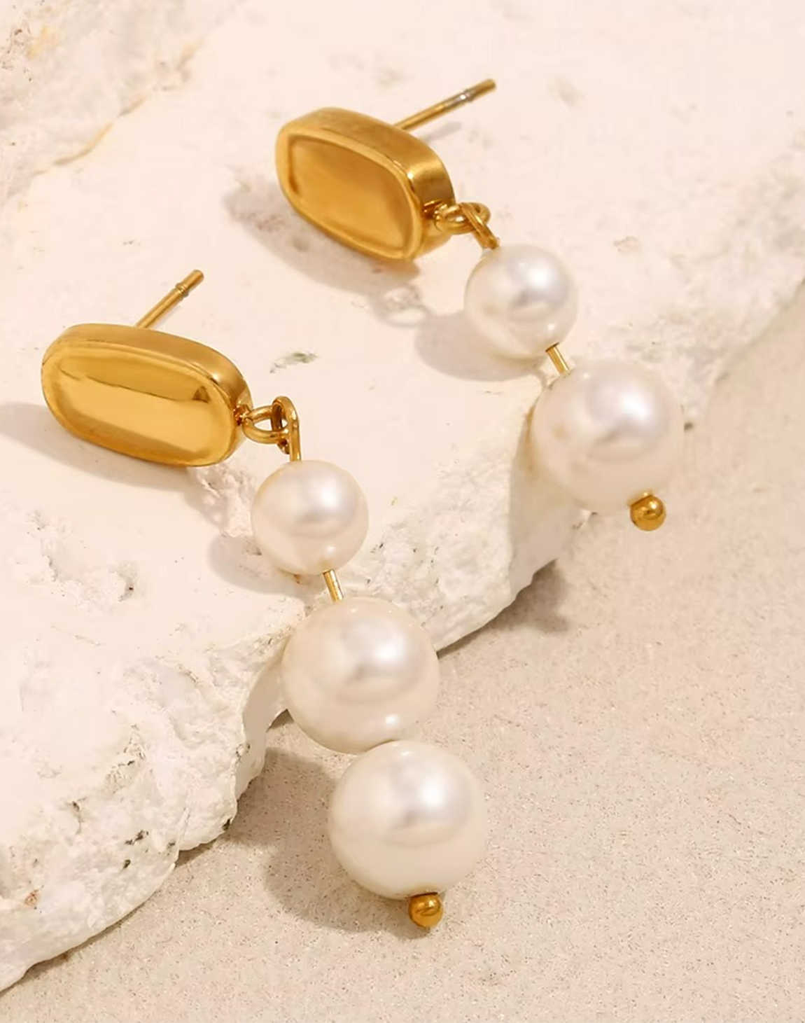 Arete Elara Con Perlas Para Mujer Bañado en Oro