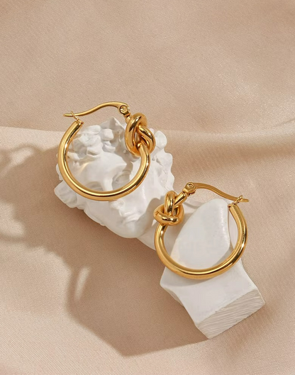 Arete Adara de Aro Retorcido Para Mujer Bañado en Oro