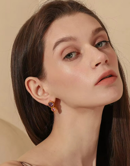 Arete Triana Con Circonias Moradas Para Mujer Bañado en Oro