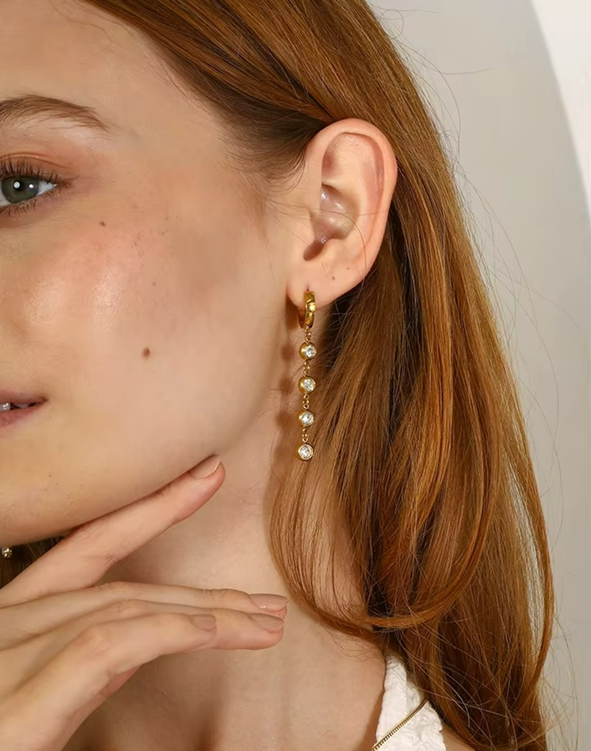 Arete Lila Con Circonias Para Mujer Bañado en Oro