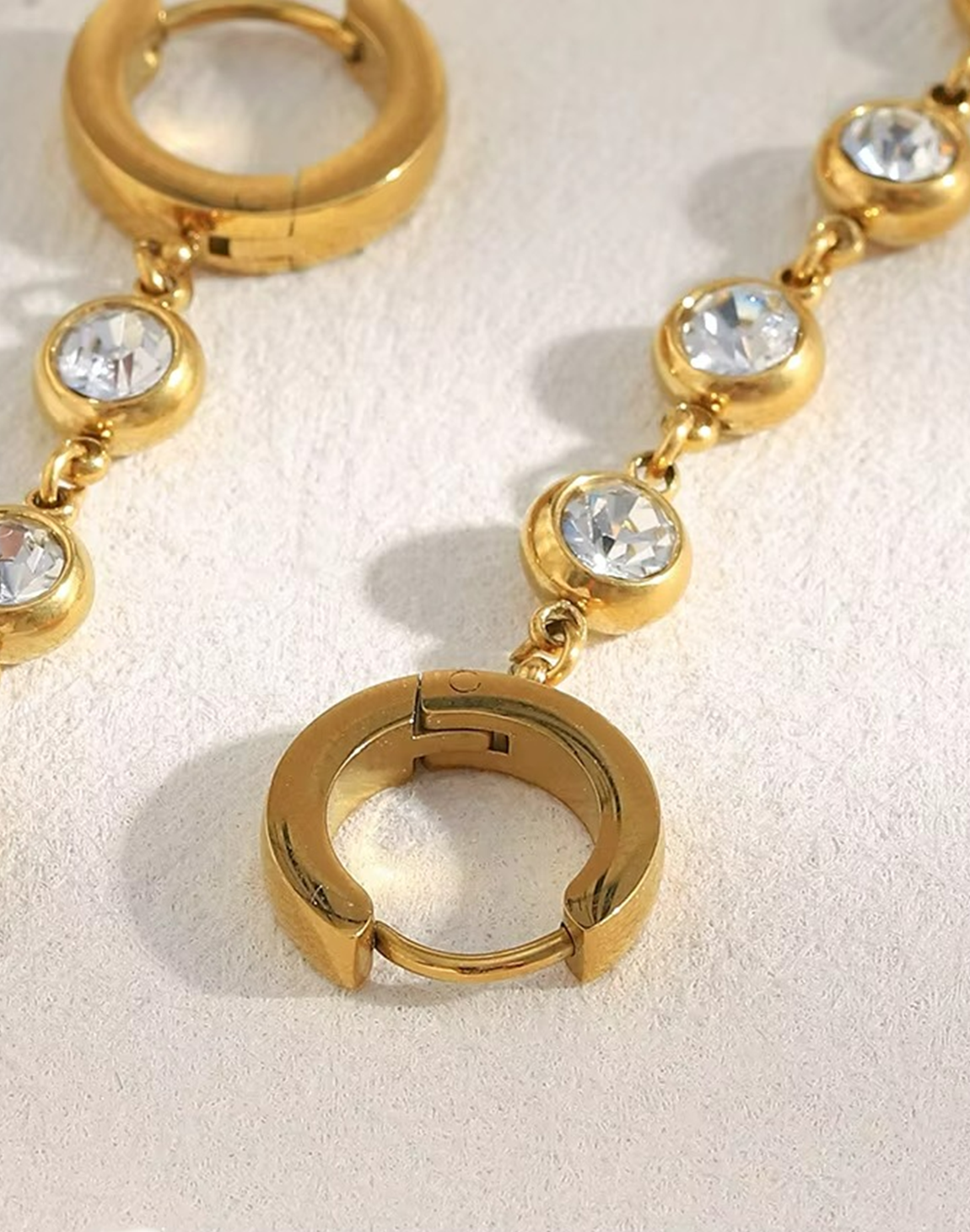 Arete Lila Con Circonias Para Mujer Bañado en Oro