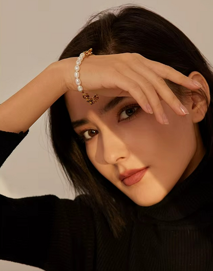 Pulsera Coralina Con Perlas Para Mujer Bañada en Oro